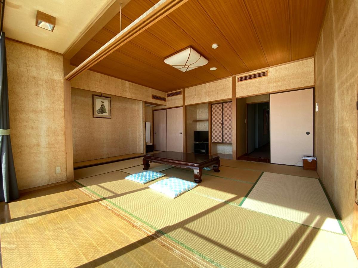 Atami Onsen Guest House Megumi Exterior photo